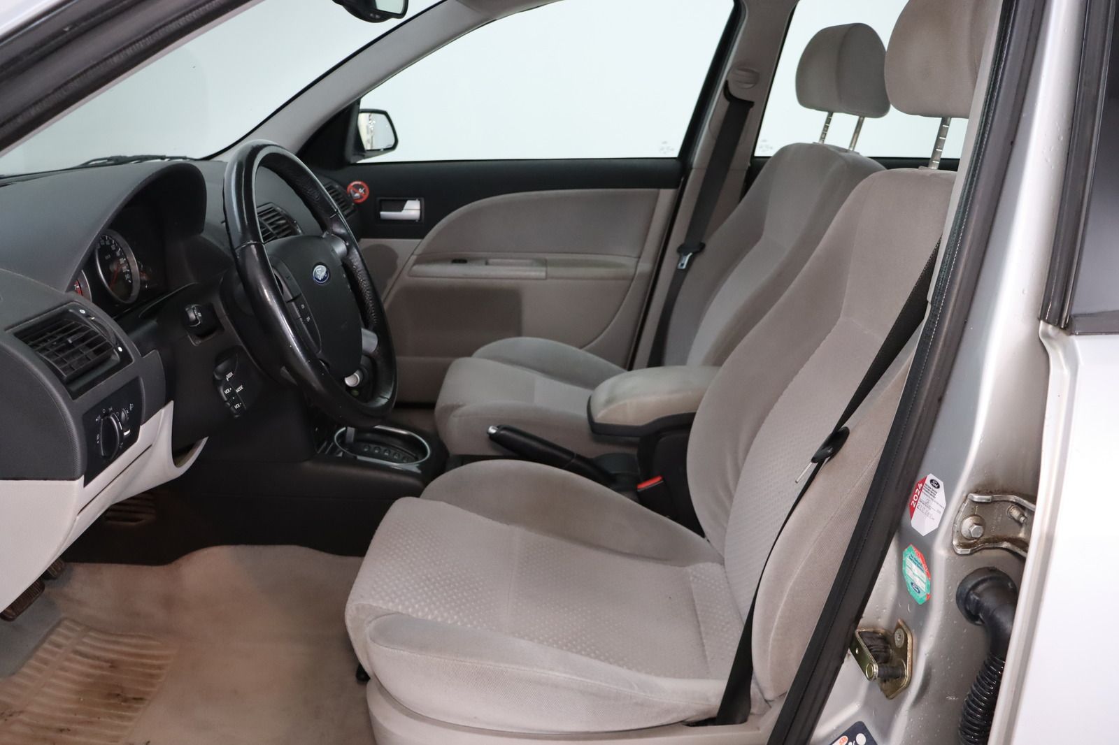Fahrzeugabbildung Ford Mondeo Turnier 2.0  * Klimaautom. HU/AU 06.26 Gh