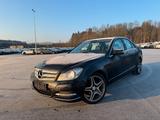 Mercedes-Benz C180 156PS 1.6 AVANTGARDE 72406 - Mercedes-Benz C 180 mit Benzin-Antrieb: Limousine, Automatik, 1.6