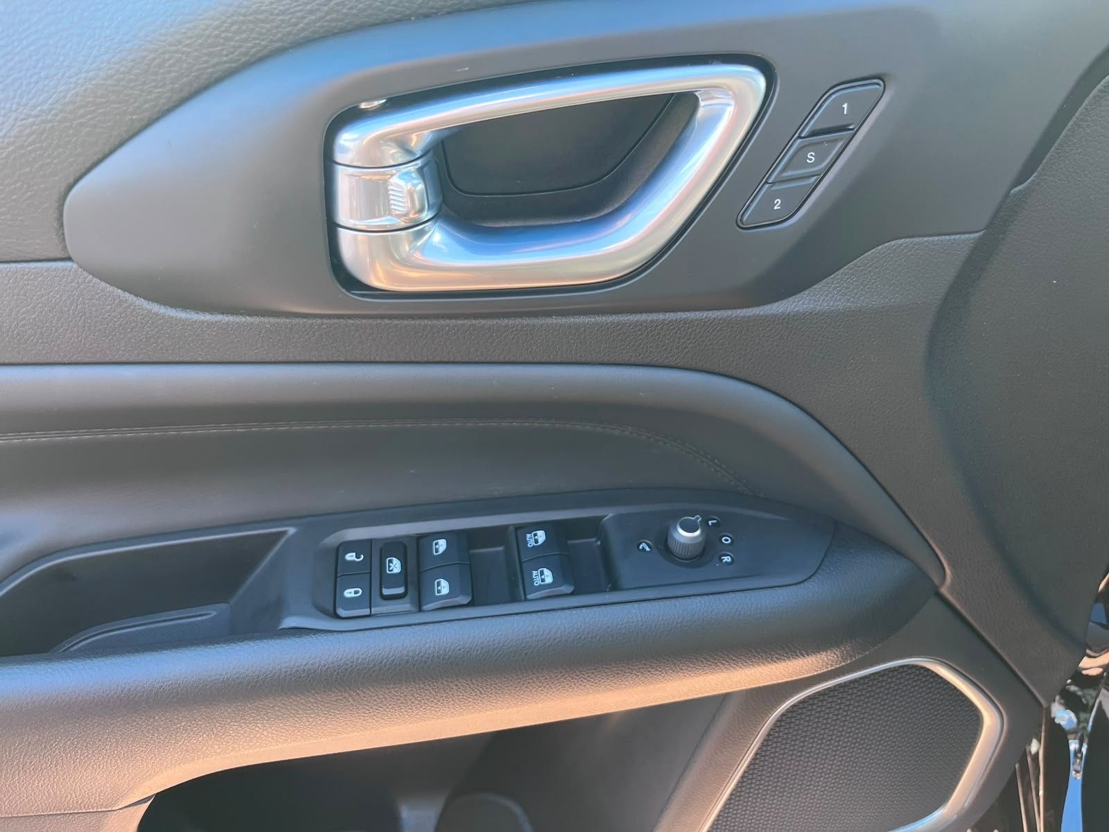 Fahrzeugabbildung Jeep Compass Summit Mild-Hybrid FWD