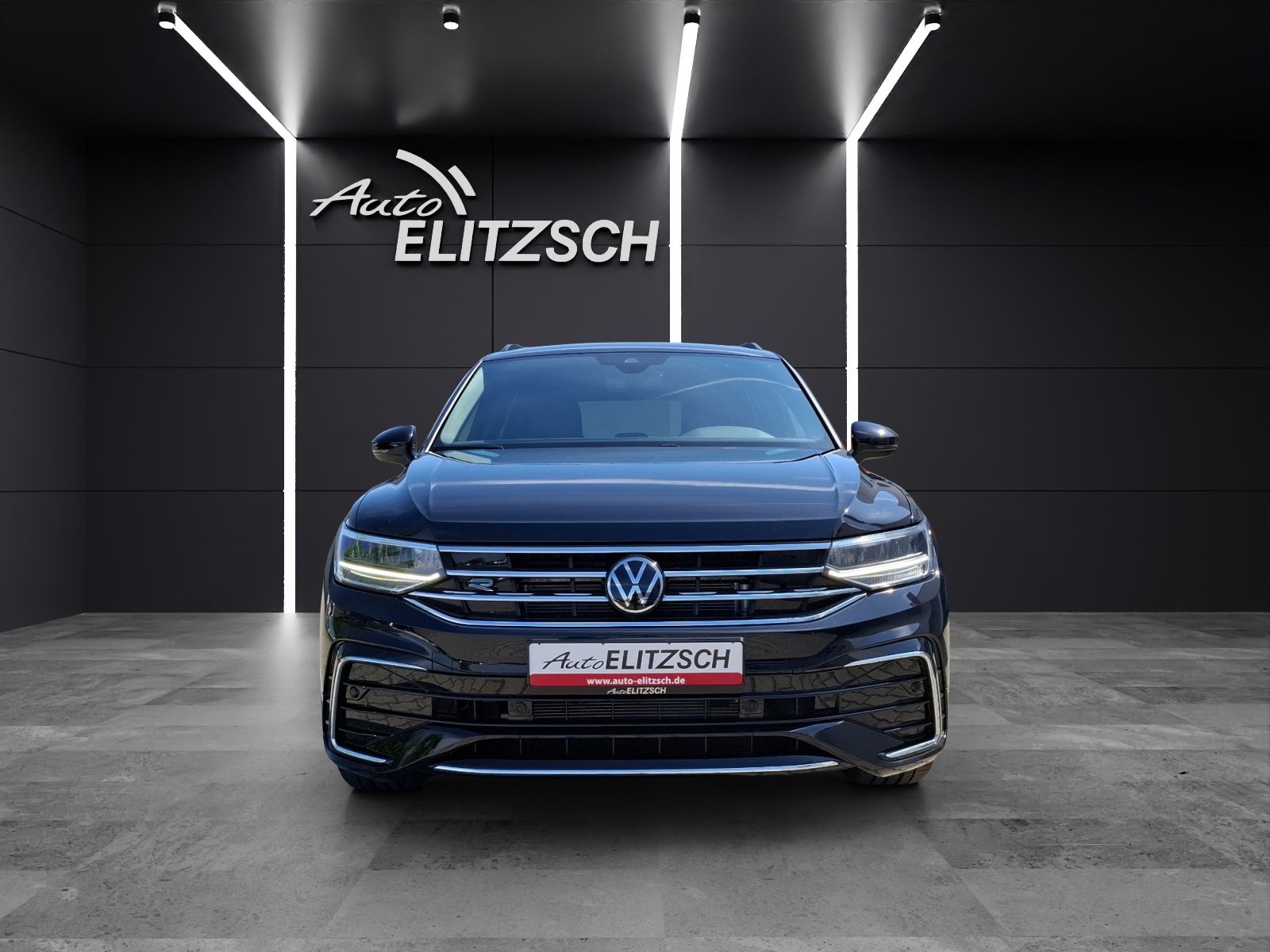 Fahrzeugabbildung Volkswagen Tiguan TDI R-Line DSG STH AHK LED AID ACC RFK 20