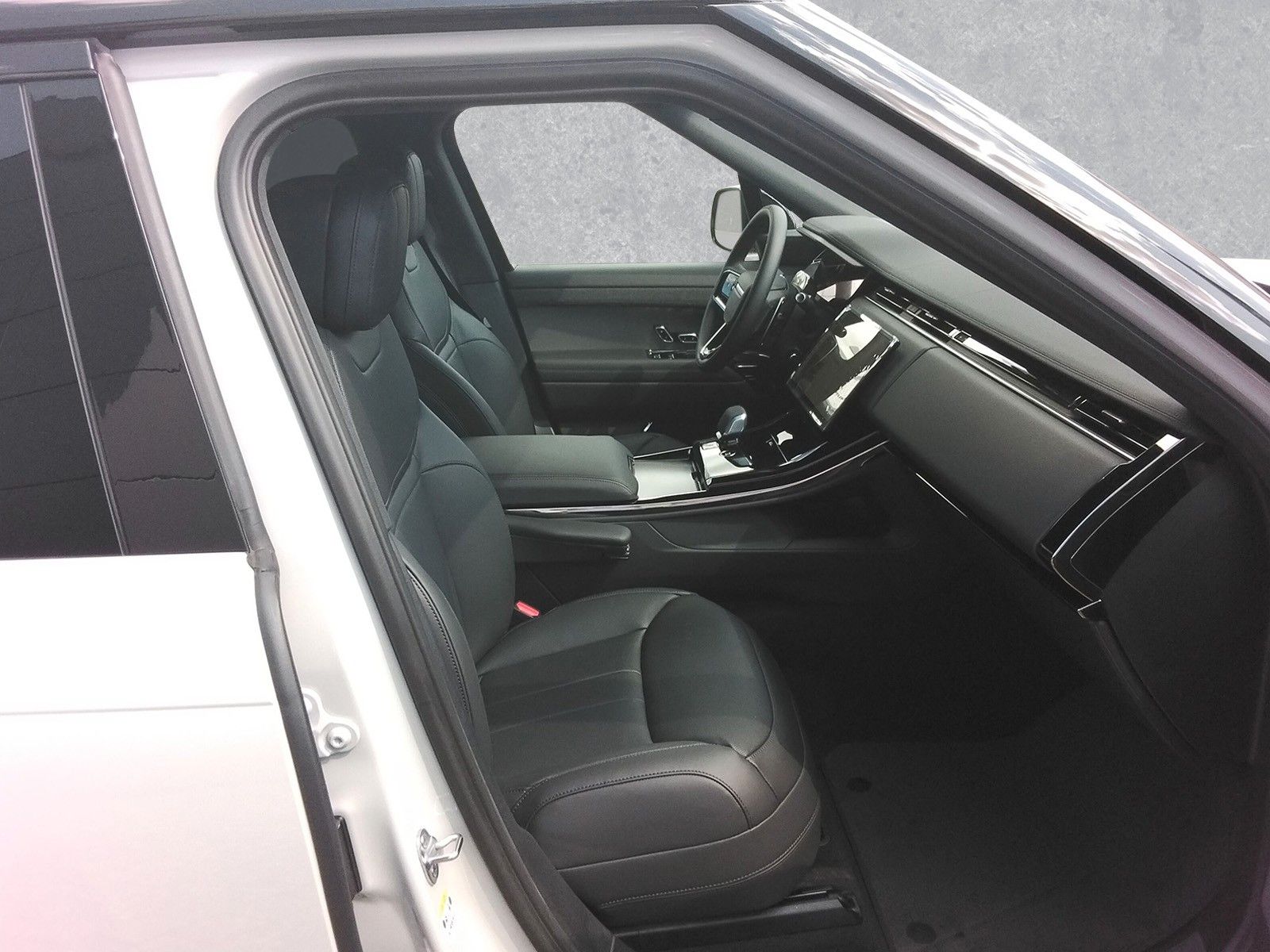 Fahrzeugabbildung Land Rover Range Rover Sport D250 Dynamic SE