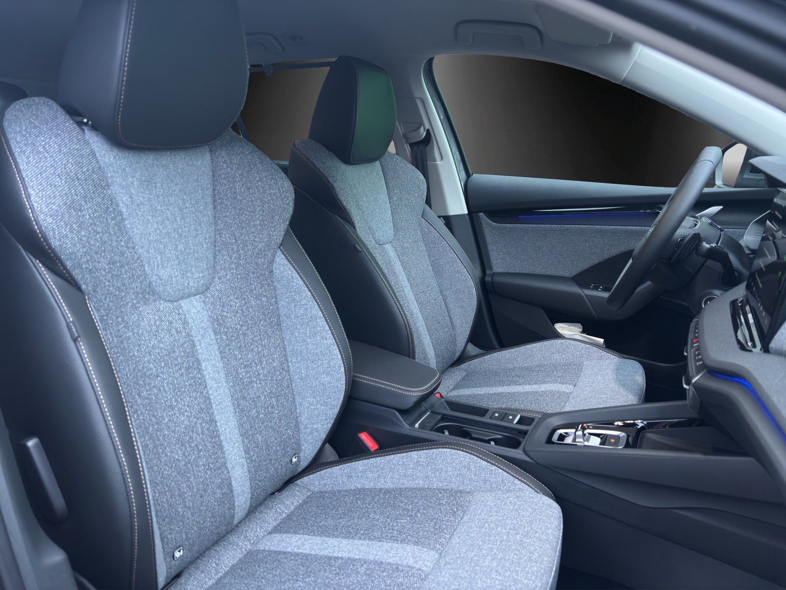 Fahrzeugabbildung SKODA Octavia Balance 1.5 TSI ACC+AHK+KAM+LED-MATRIX