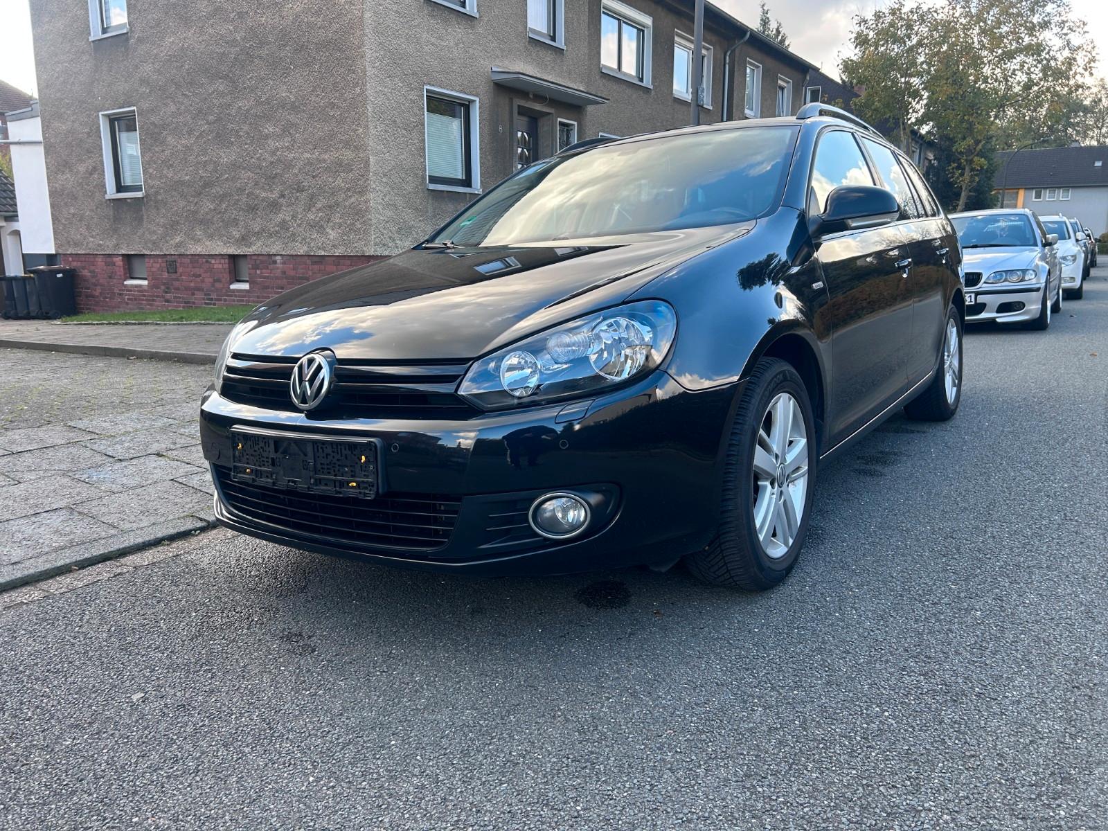 Volkswagen Golf 2013 — rear view