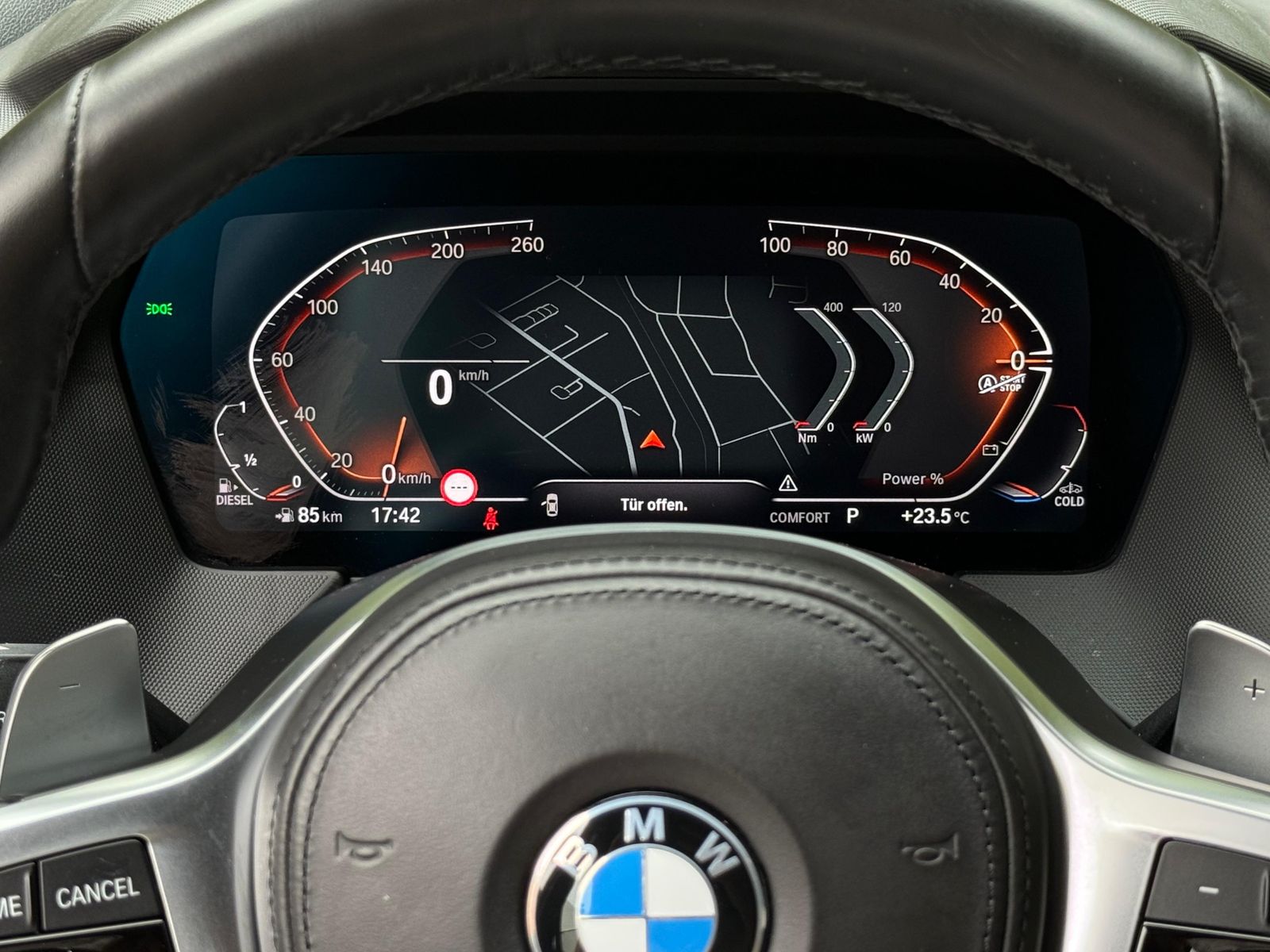 Fahrzeugabbildung BMW 118  d Aut. M Sport LED+NAVI+SHZ+AHK+AMBI+CARPL+