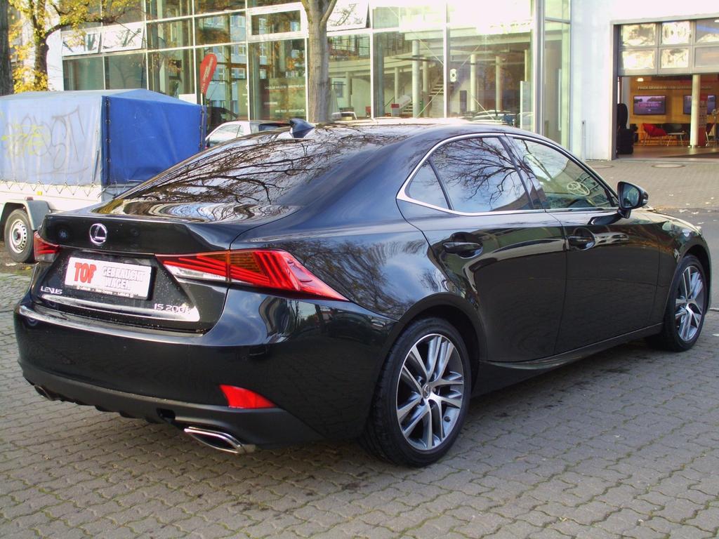 Lexus IS 200