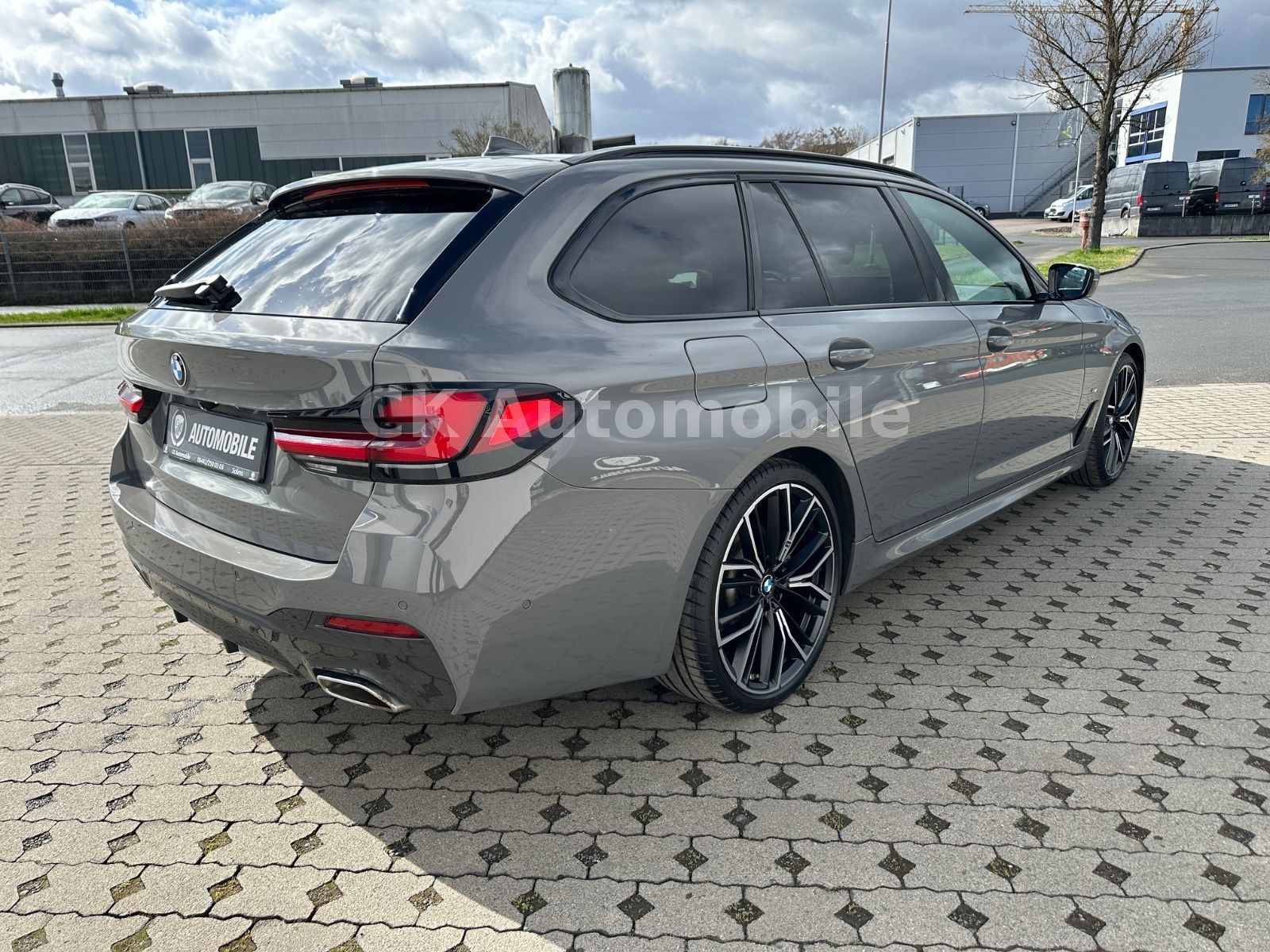 Fahrzeugabbildung BMW 520d xDrive M-Sport/Navi/Head-Up/LED/ACC/Kam.