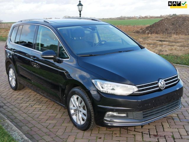 Volkswagen Touran 1.6 TDI SCR Highline 7p PANO * 12499 nett