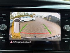 Fahrzeugabbildung Volkswagen T6.1 Multivan Generation Six - Standhzg*Navi*ACC