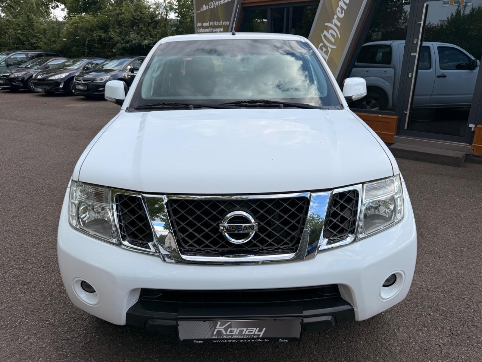 NISSAN NAVARA 2.5 dCi 190ch 4x4 - DOUBLE CAB - ATTELAGE - CLIM BIZONE - SIÈGES CHAUFFANTS