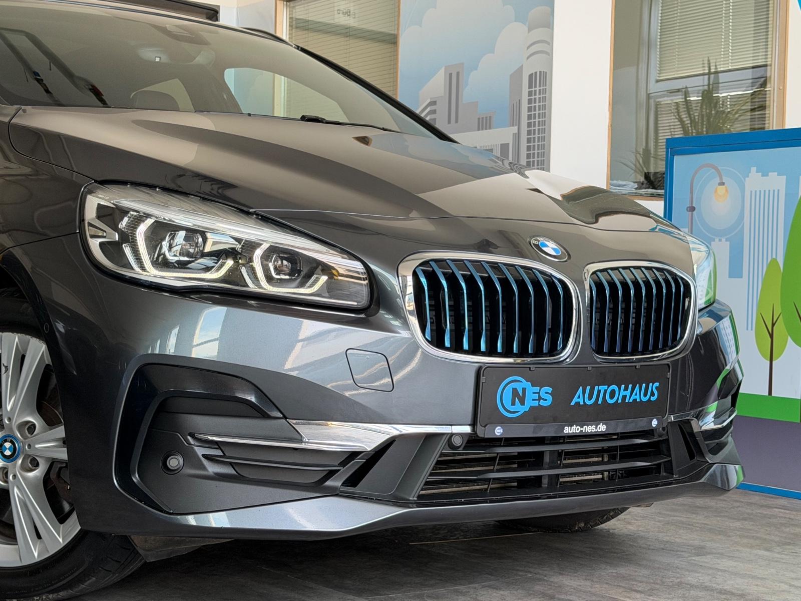 BMW 225 XE*LUXURY*PANO*LEDER*KAM*HARMAN*MEMORY*KEY*