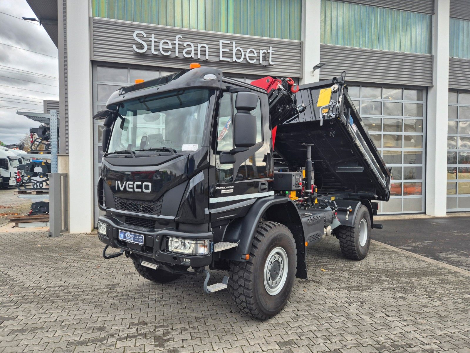 Fahrzeugabbildung Iveco Eurocargo ML150E32WS 4x4 Kran HMF 1130K Funk AHK