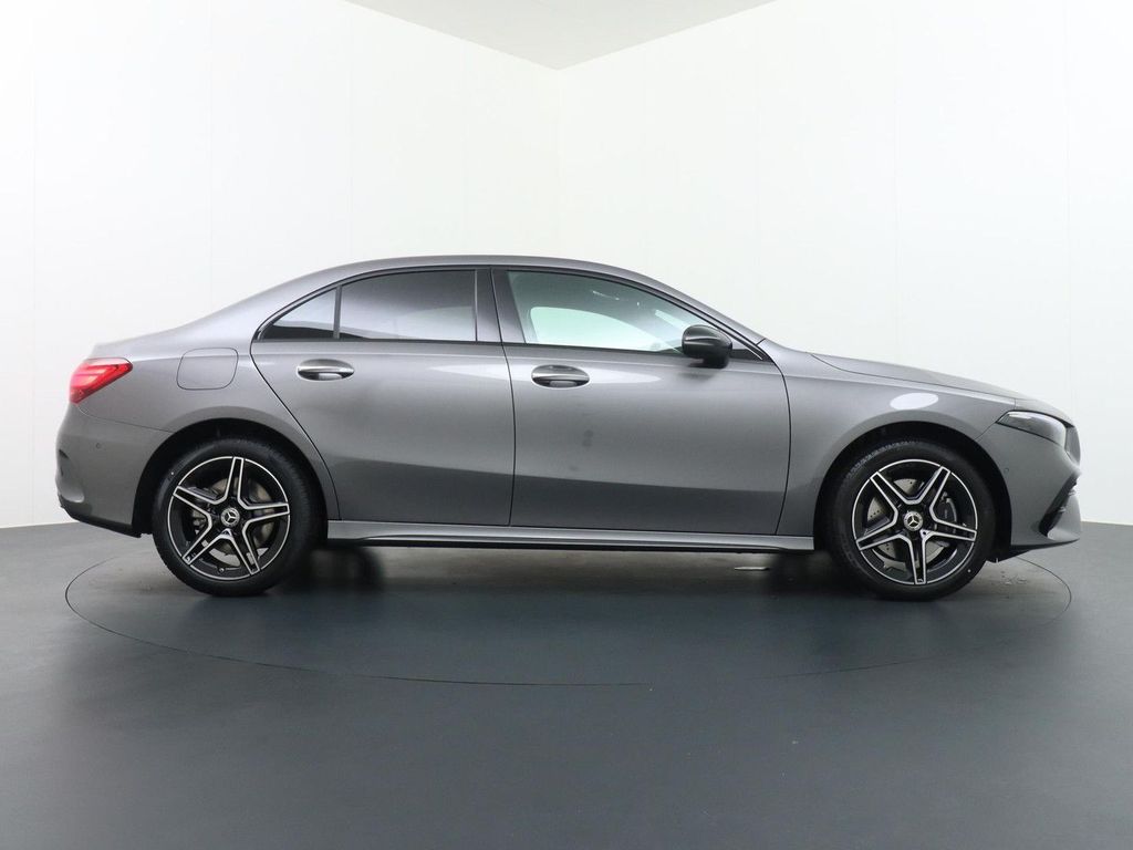 Mercedes-Benz A 250 e Star Edition AMG Line | Nightpakket | Ve