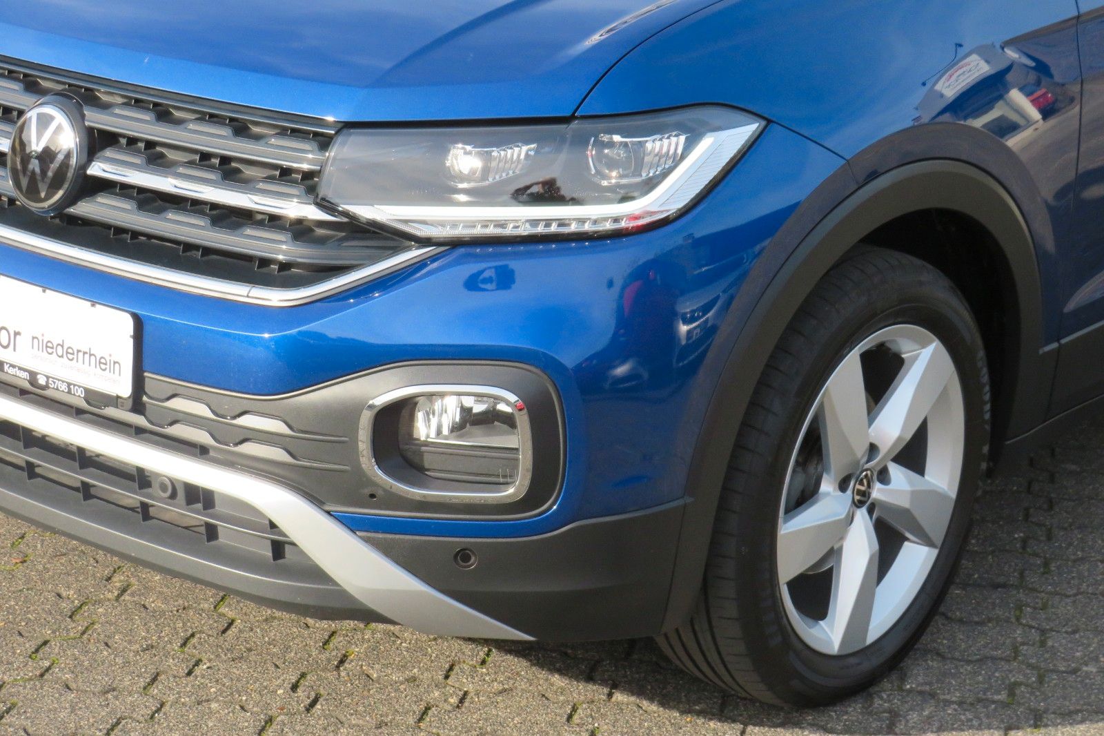 Fahrzeugabbildung Volkswagen T-Cross DSG Highline ACC NAVI KAMERA SITZH. 1Hd