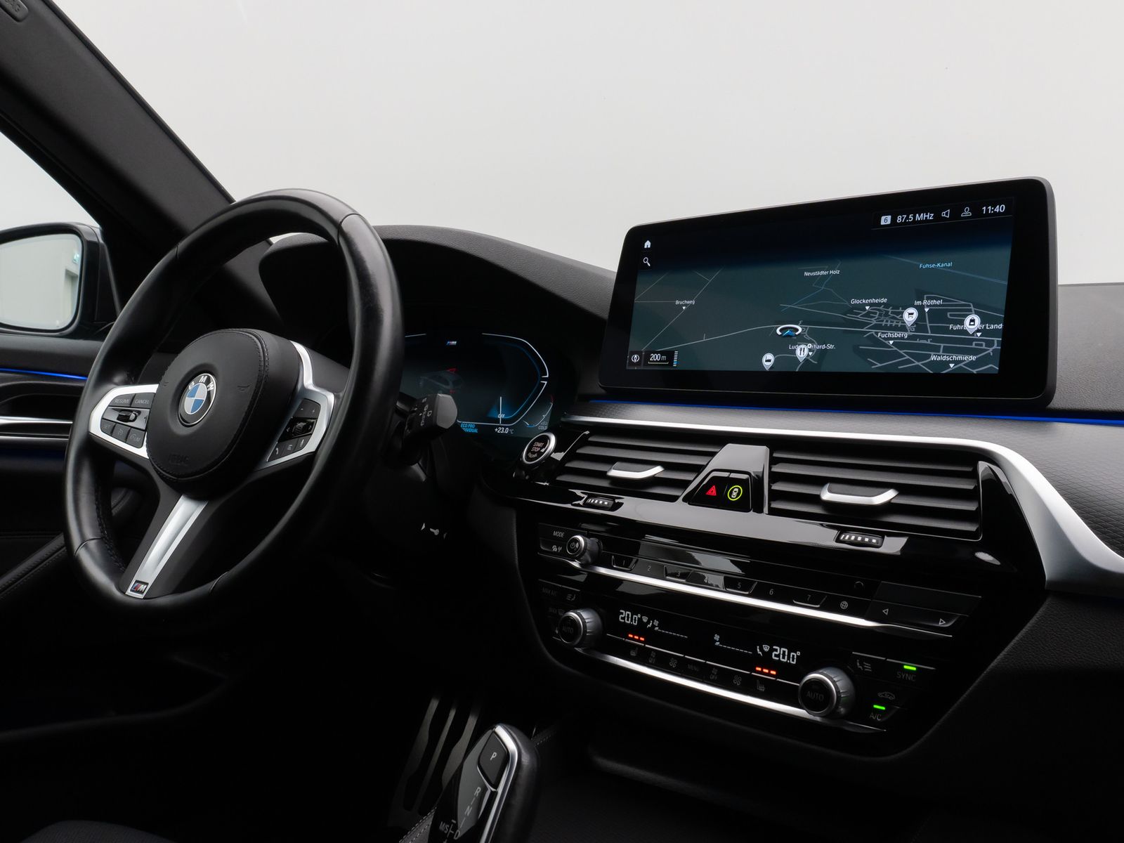 Fahrzeugabbildung BMW 530d xD M Sport DAB CockPitPro PDC Alarm 20Zoll