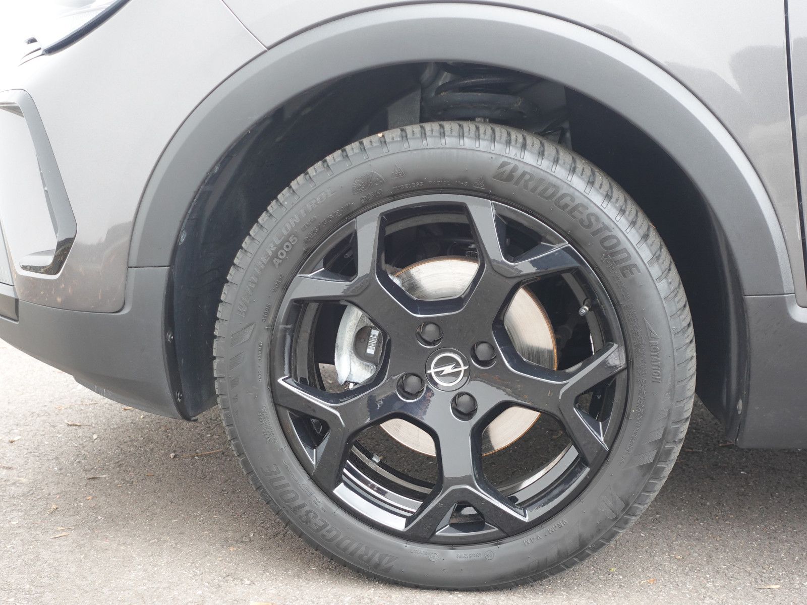 Fahrzeugabbildung Opel Crossland 1.2 Ultimate Sitzh.,Navi,Kamera,PDC
