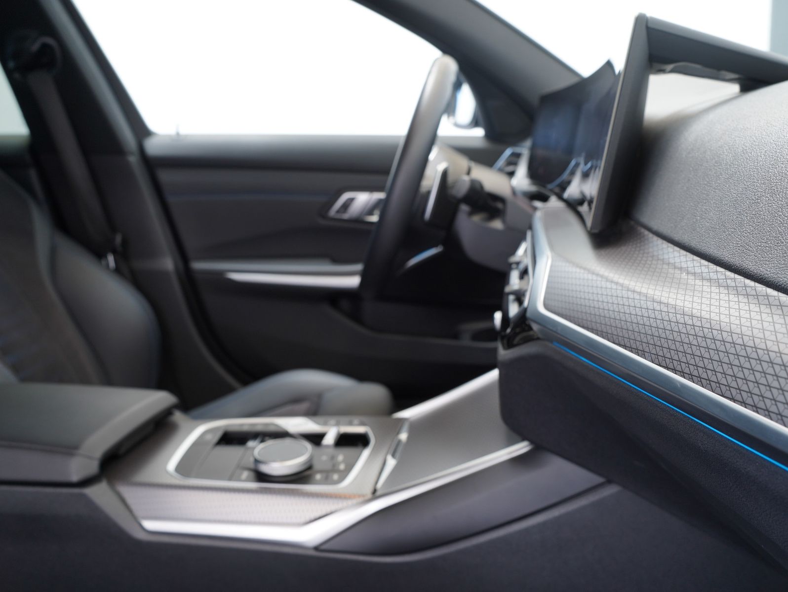 Fahrzeugabbildung BMW 320 d xDrive Touring  M Sport STANDHZG/AHK/19"