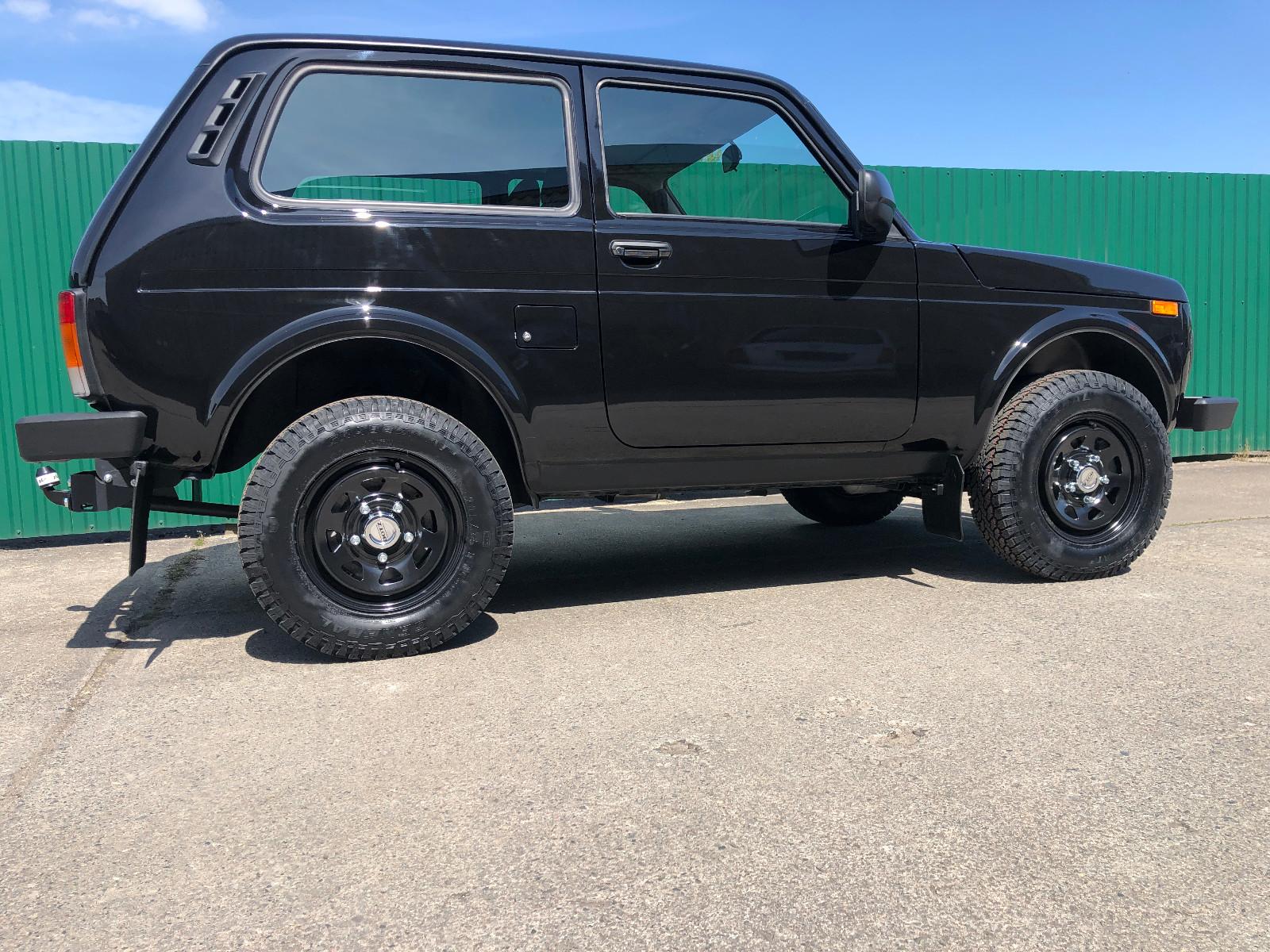 Lada NIVA "NORMA EXKLUSIV" AHK! DOTZ-Räder! AET-2026