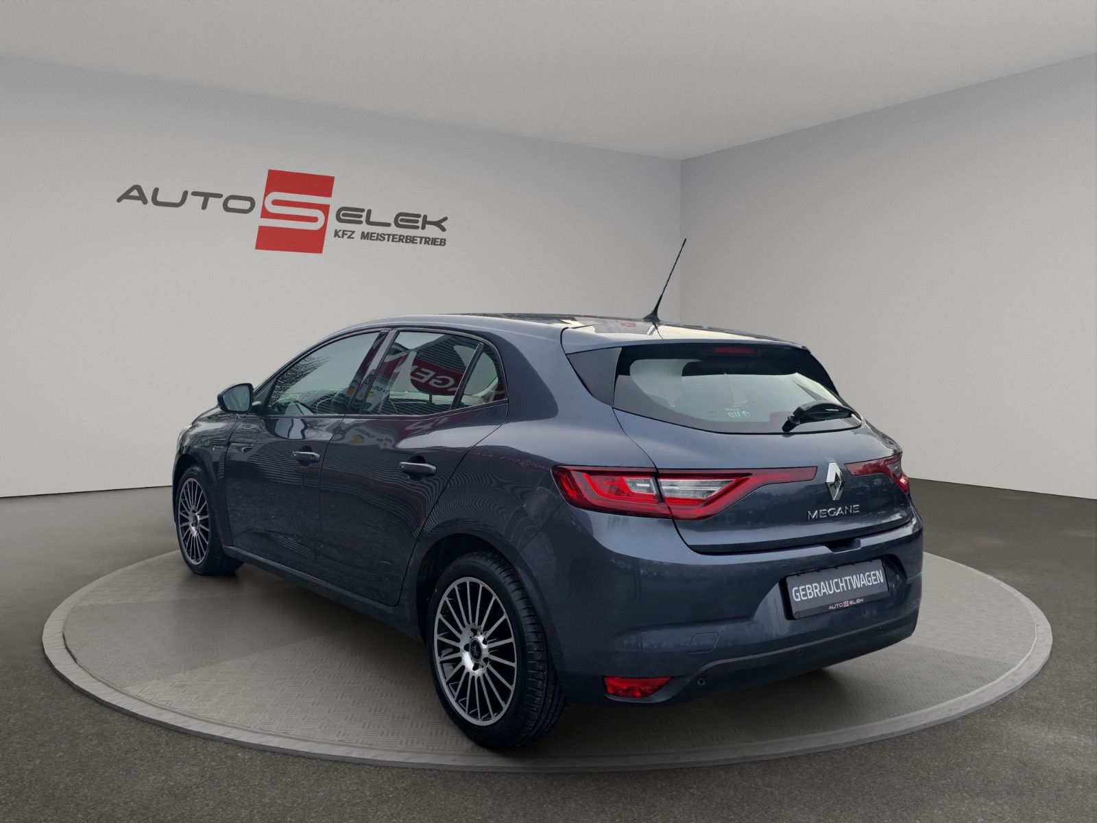 Fahrzeugabbildung Renault Megane IV Play NAVI+PDC+SHZ AUS 1.HAND