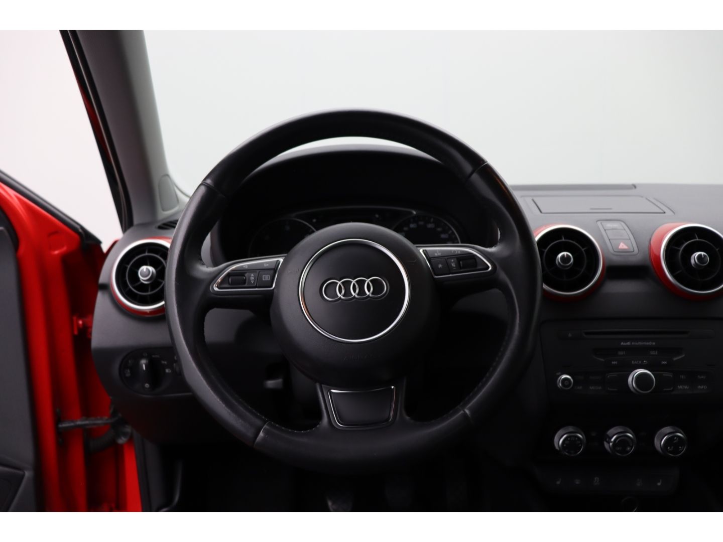 Fahrzeugabbildung Audi A1 1.6 Attraction Klimaauto SHZ Einparkhilfe