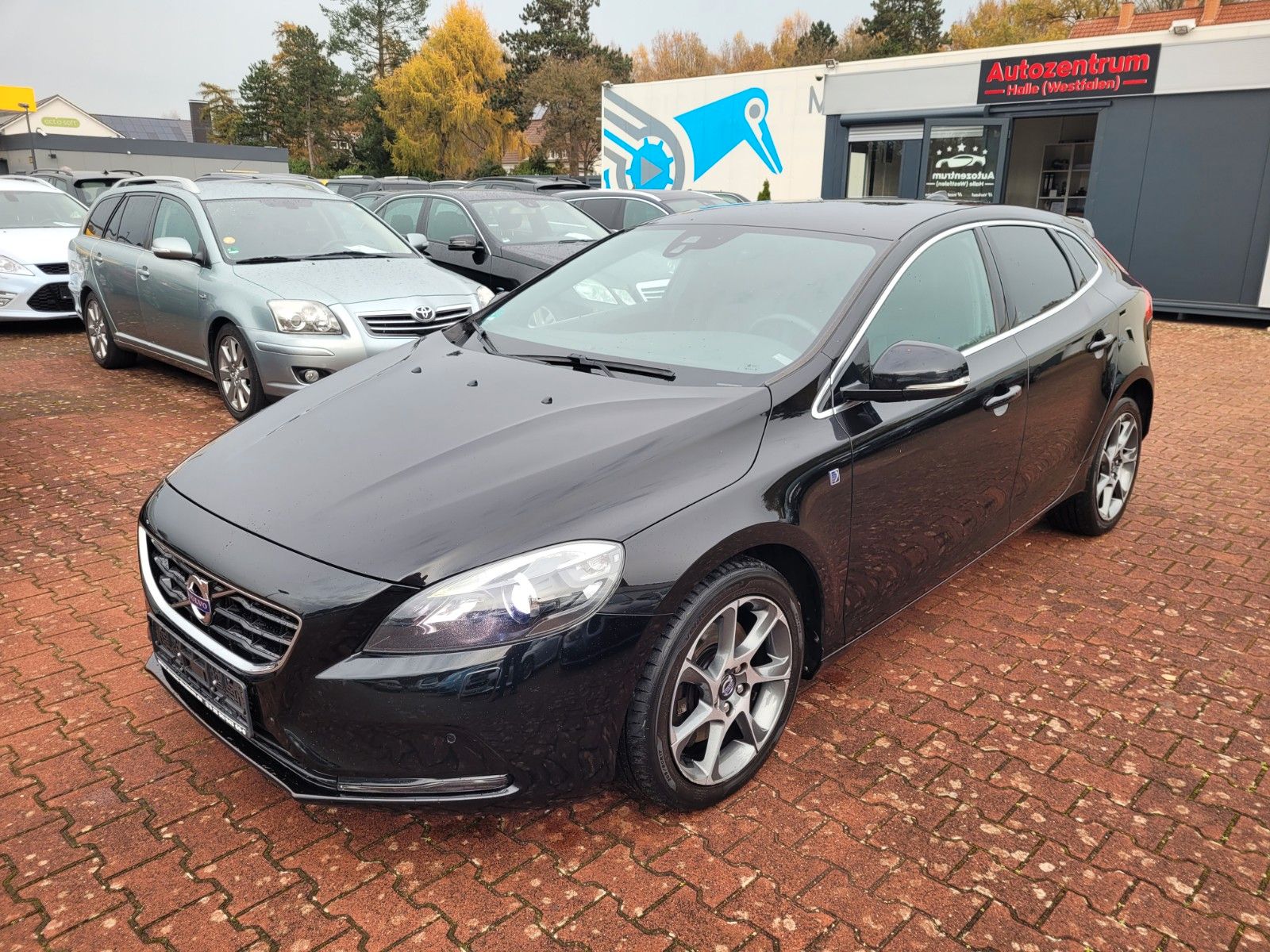 VOLVO V40