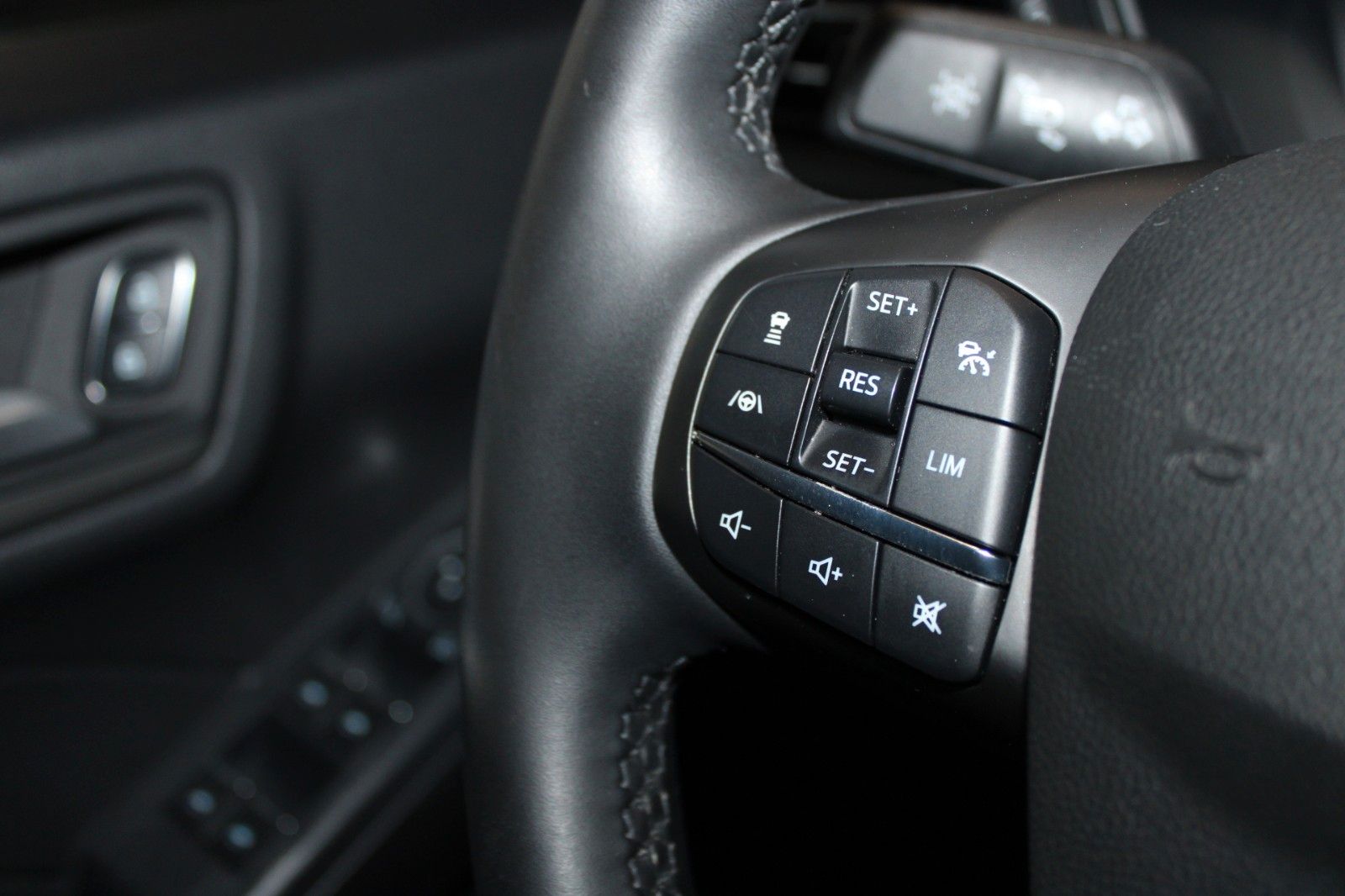 Fahrzeugabbildung Ford Kuga PHEV Titanium X AHK LED HUD 2xCam WinterP.