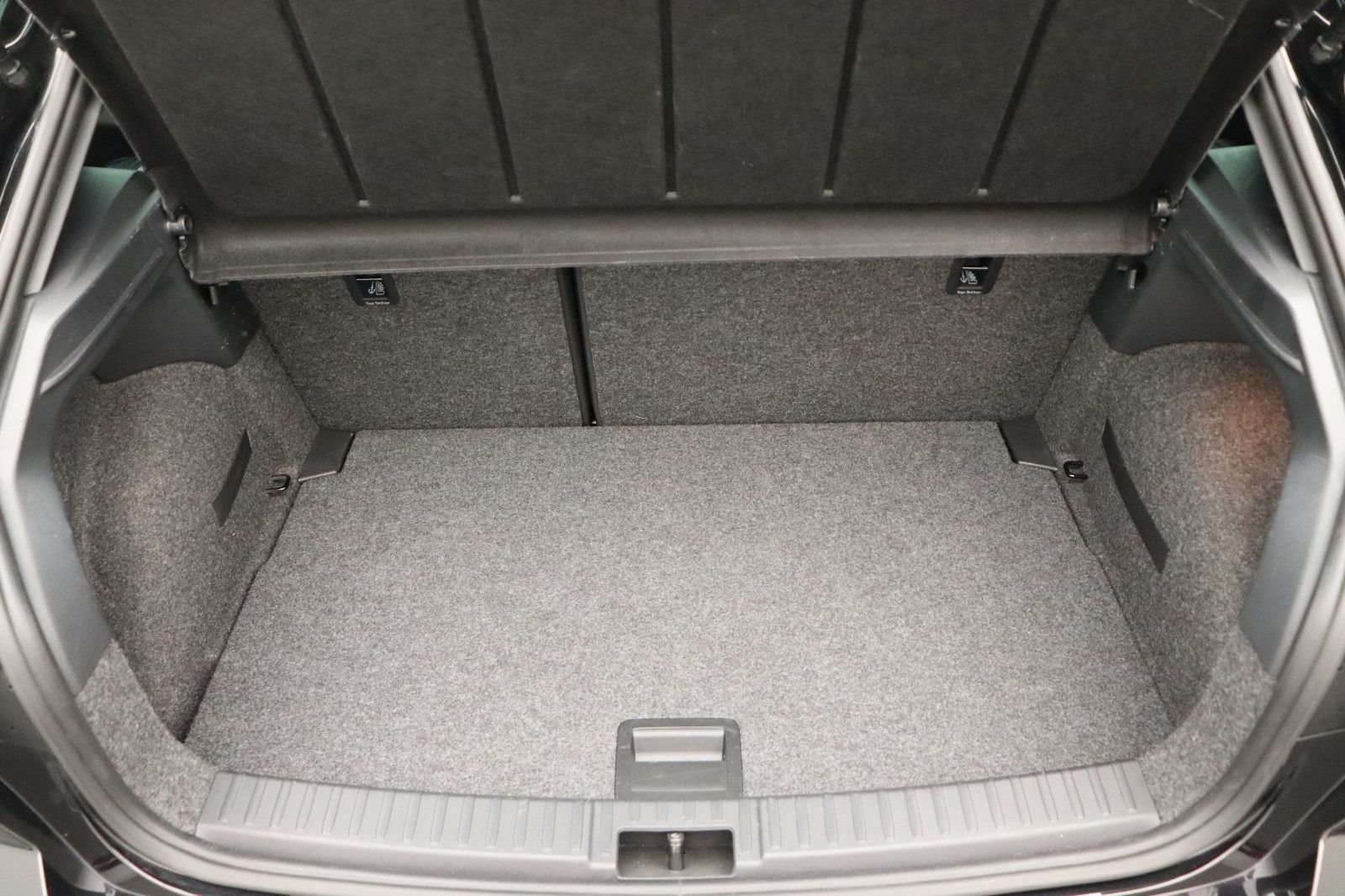 Fahrzeugabbildung SEAT Ibiza 1.0 FR 110PS LED Navi Kamera ACC