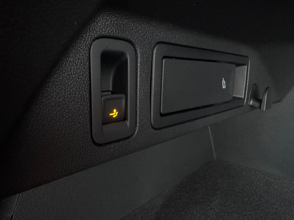 Tiguan 2.0 TDI "MOVE" *AHK*NAVI*KAMERA*