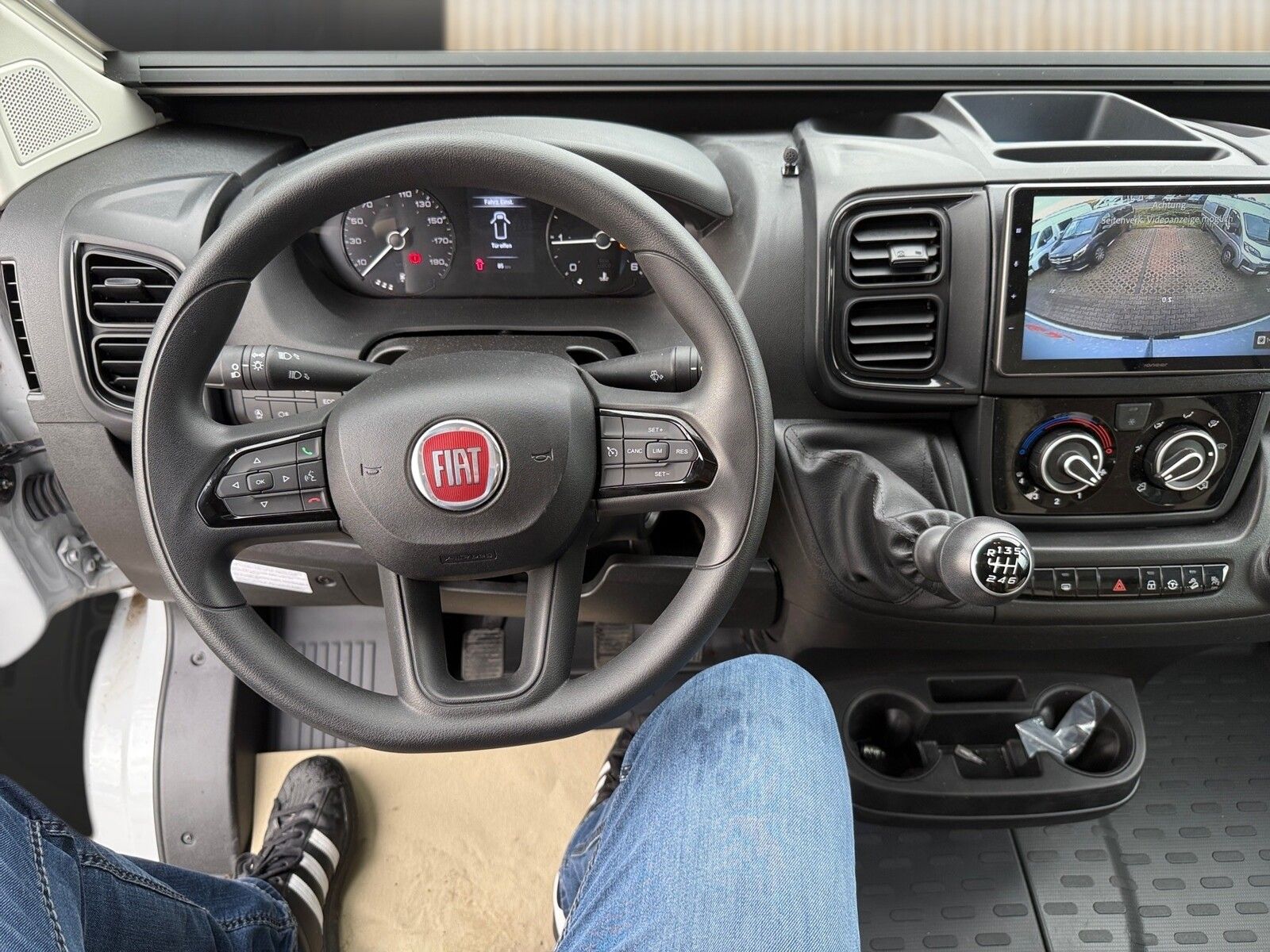 Fahrzeugabbildung Eura Mobil Van V 635 HB 6KW Heizung, Radio DAB, RFK