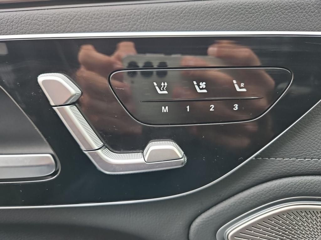 Fahrzeugabbildung Mercedes-Benz EQS 580 4M ACC Pano Hyperscreen Massage Sitzklim