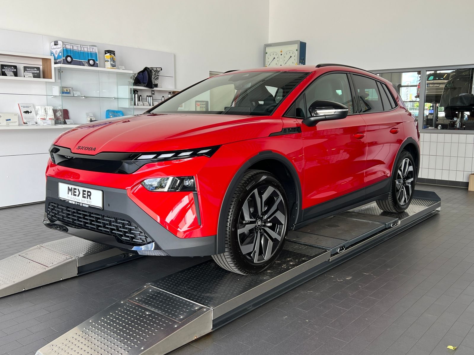 Fahrzeugabbildung SKODA Elroq 60 Sportline *AHK, Matrix-LED, Kamera*