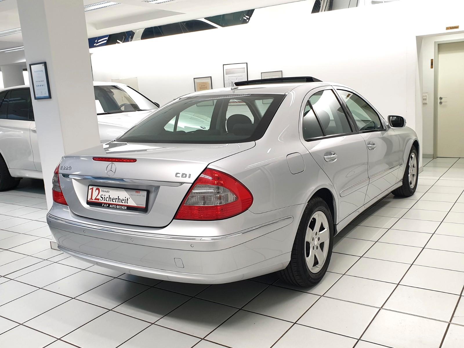 Mercedes-Benz E 220 CDI 2.Hand Scheckheft MB Navi BiXenon PDC