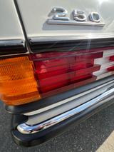 Mercedes-Benz W 123 / Typ 250 mit Kilometerstand 39.250