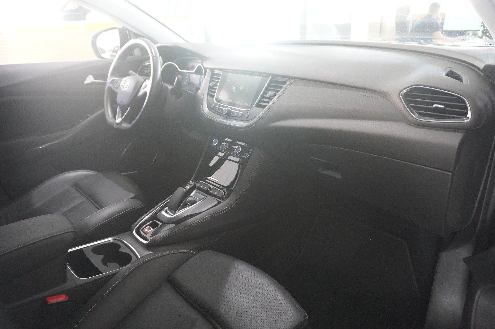 Fahrzeugabbildung Opel Grandland (X) 1.6 HYBRID ELEG. NAVI/360°/LED/DAB
