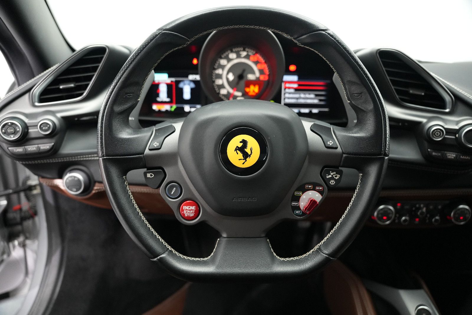 Fahrzeugabbildung Ferrari 488 GTB GTB Coupé DCT/SCUDERIA/KAMERA/