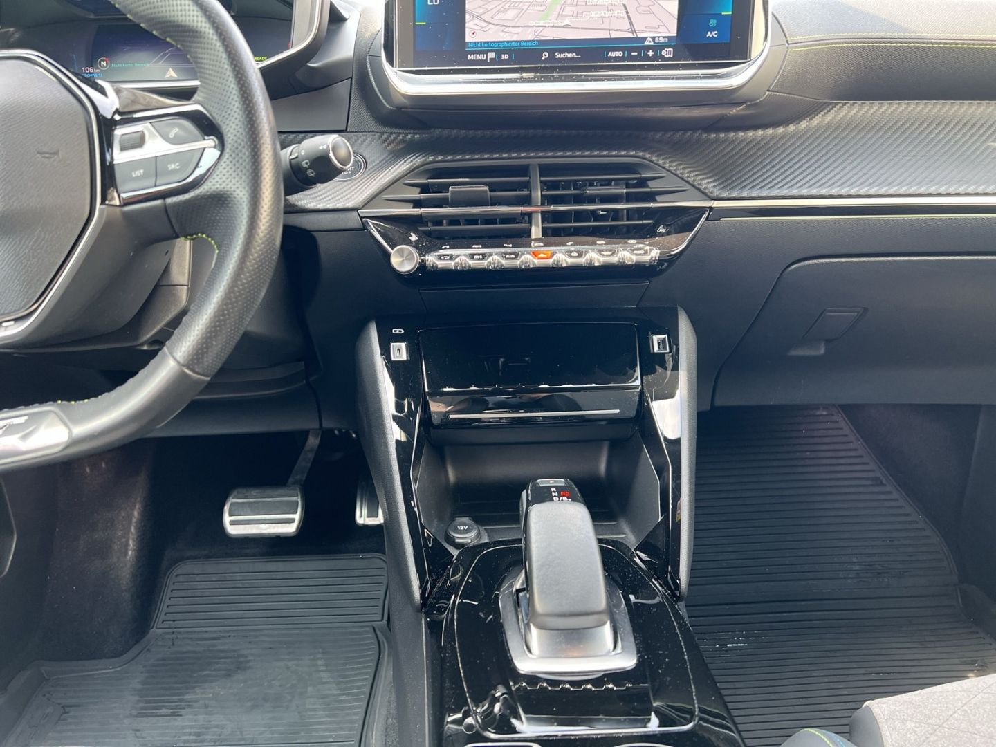 Fahrzeugabbildung Peugeot 2008 GT Elektro 136 Navi ACC CarPlay SHZ