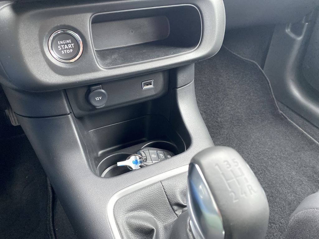 Fahrzeugabbildung Citroën C3 PT 83 S&S MAX *Sitzh*Navi*Cam*Carplay*Touch*