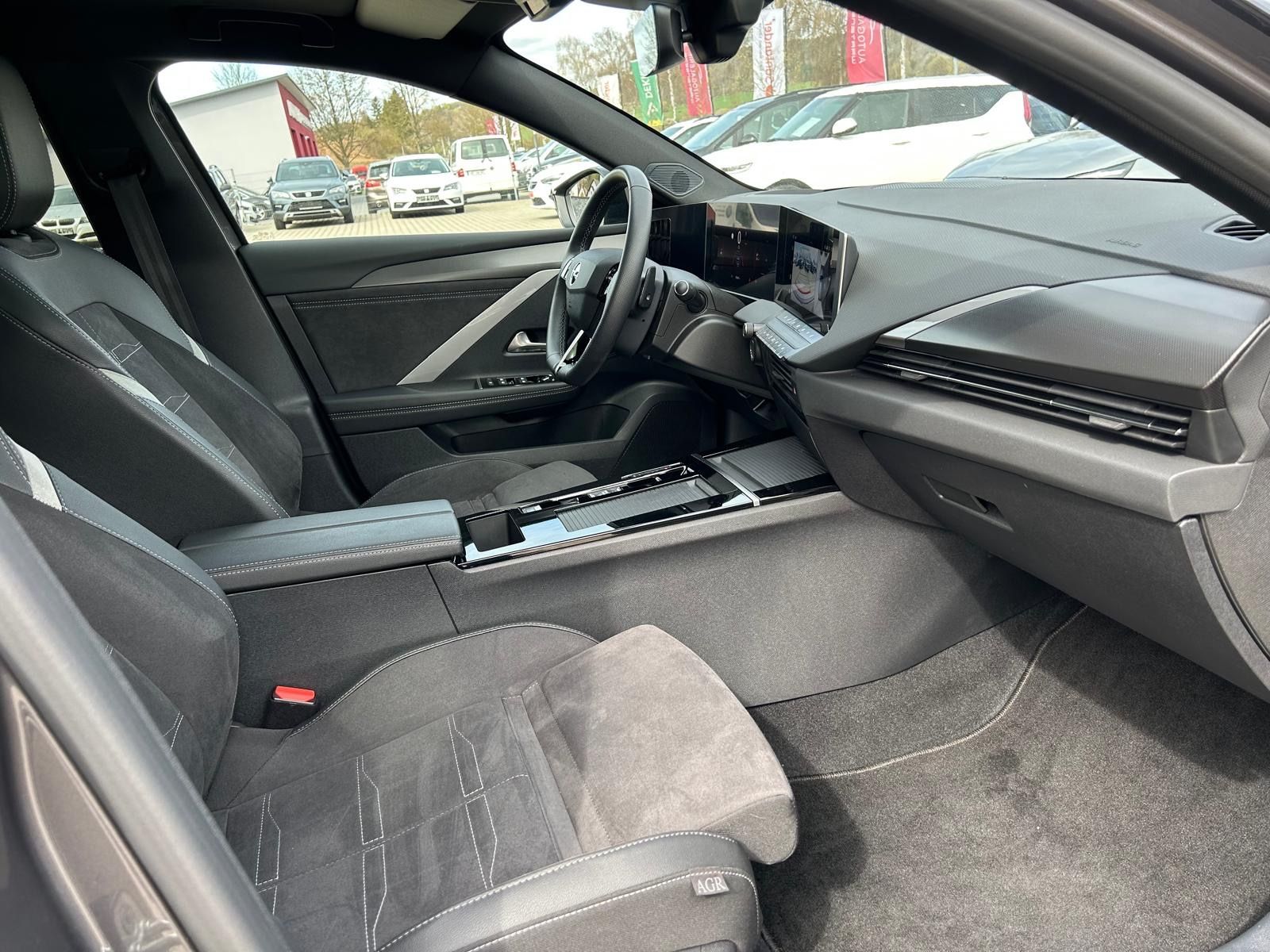 Fahrzeugabbildung Opel Astra Ultimate°Pano°Kamera°LED°Leder°HeadUp°