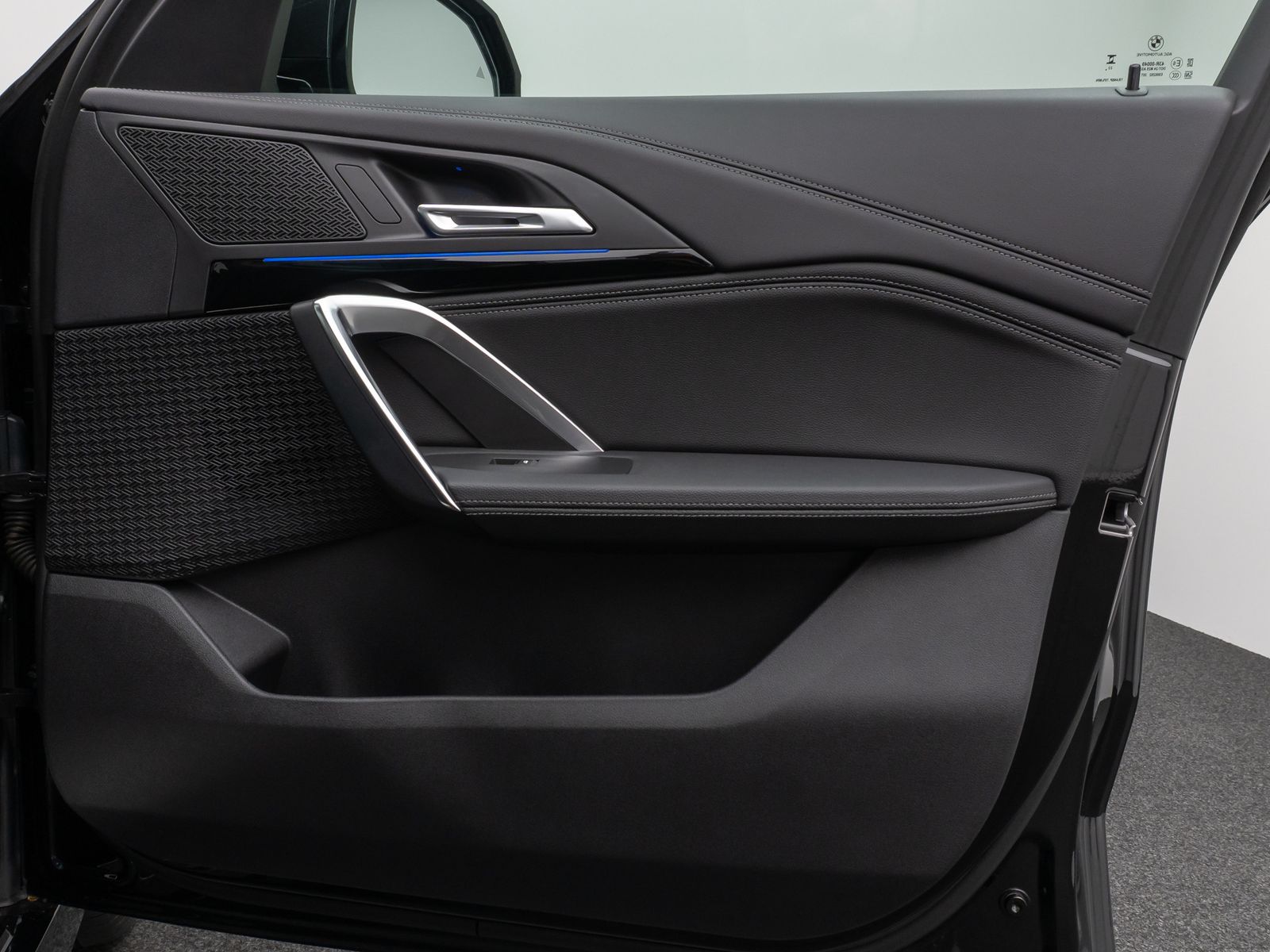 Fahrzeugabbildung BMW iX1 xD30 M Sport Kamera Panorama AHK DrivAsssist