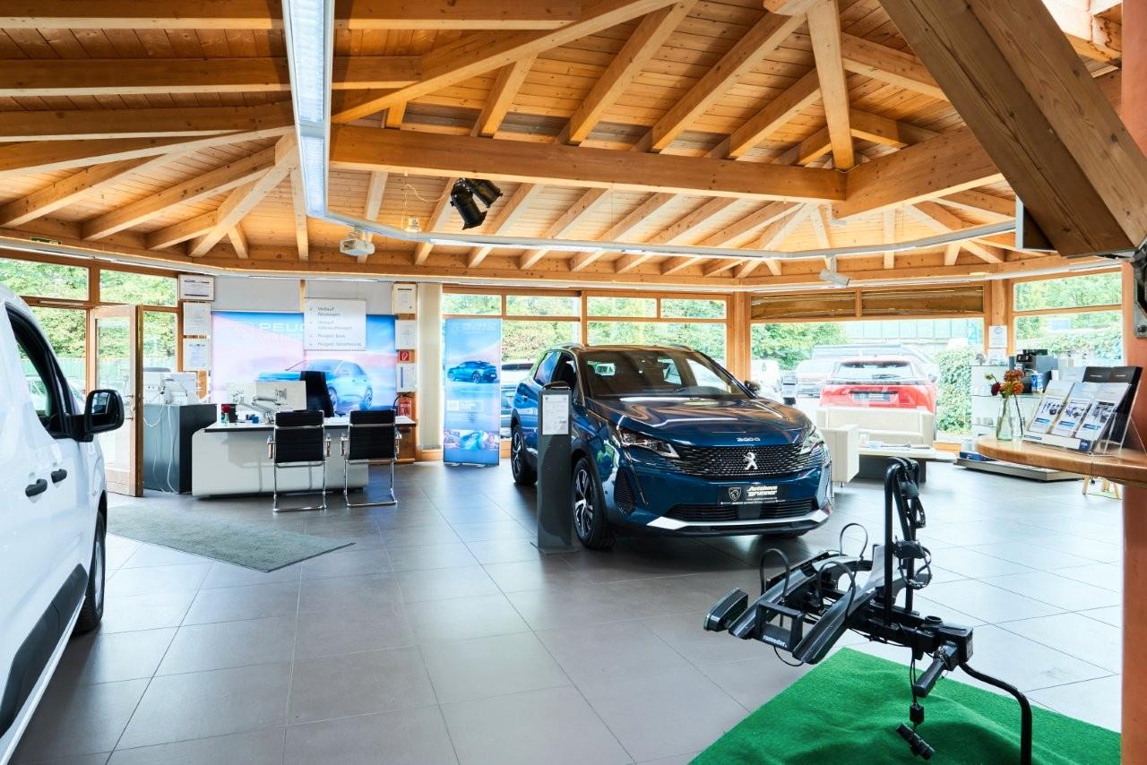 showroom-image-bottom