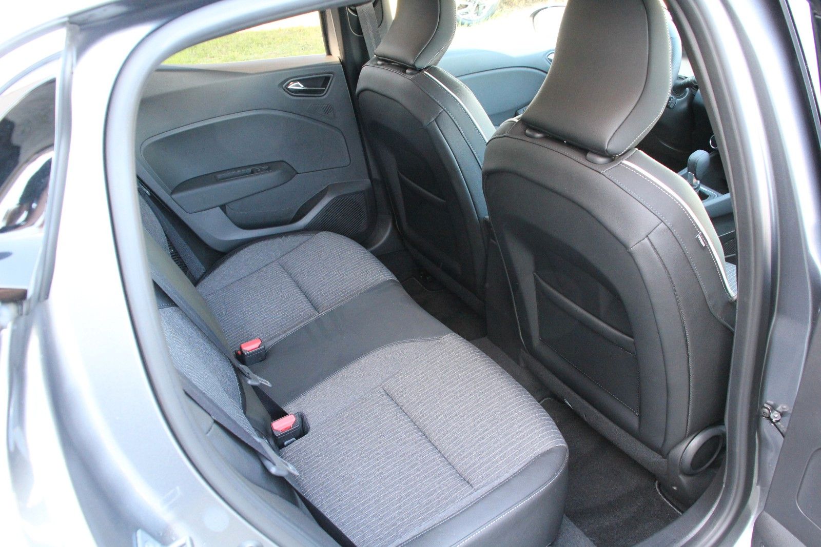 Fahrzeugabbildung Mitsubishi Colt Select Hybrid
