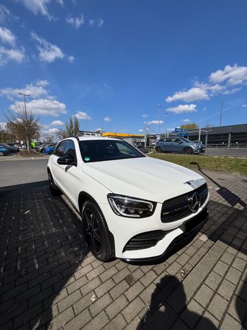 MERCEDES-BENZ GLC 220 d 4MATIC | AMG | KEYLESS | AHK | HFA