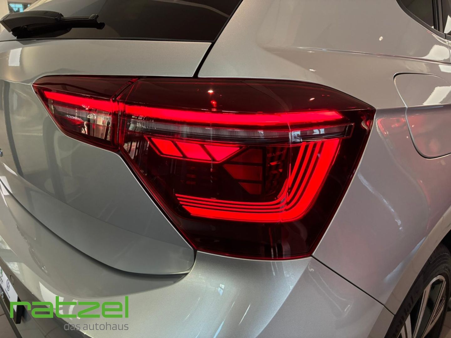 Fahrzeugabbildung Volkswagen Polo R-Line 1.0 TSI DSG IQ.Drive+ACC+LED+PDC