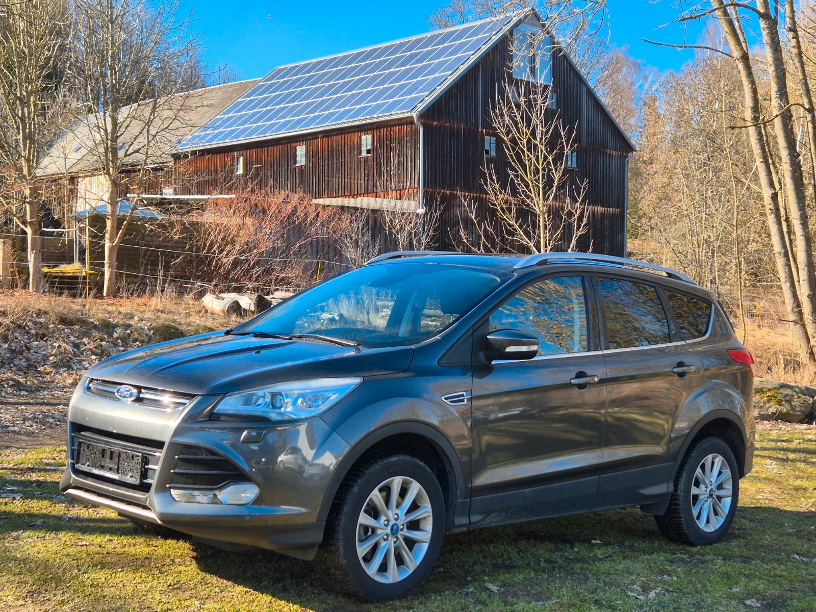 Ford Kuga Titanium *4x4*AUT*1.Hd*NAVI*PDC*23.700Km*