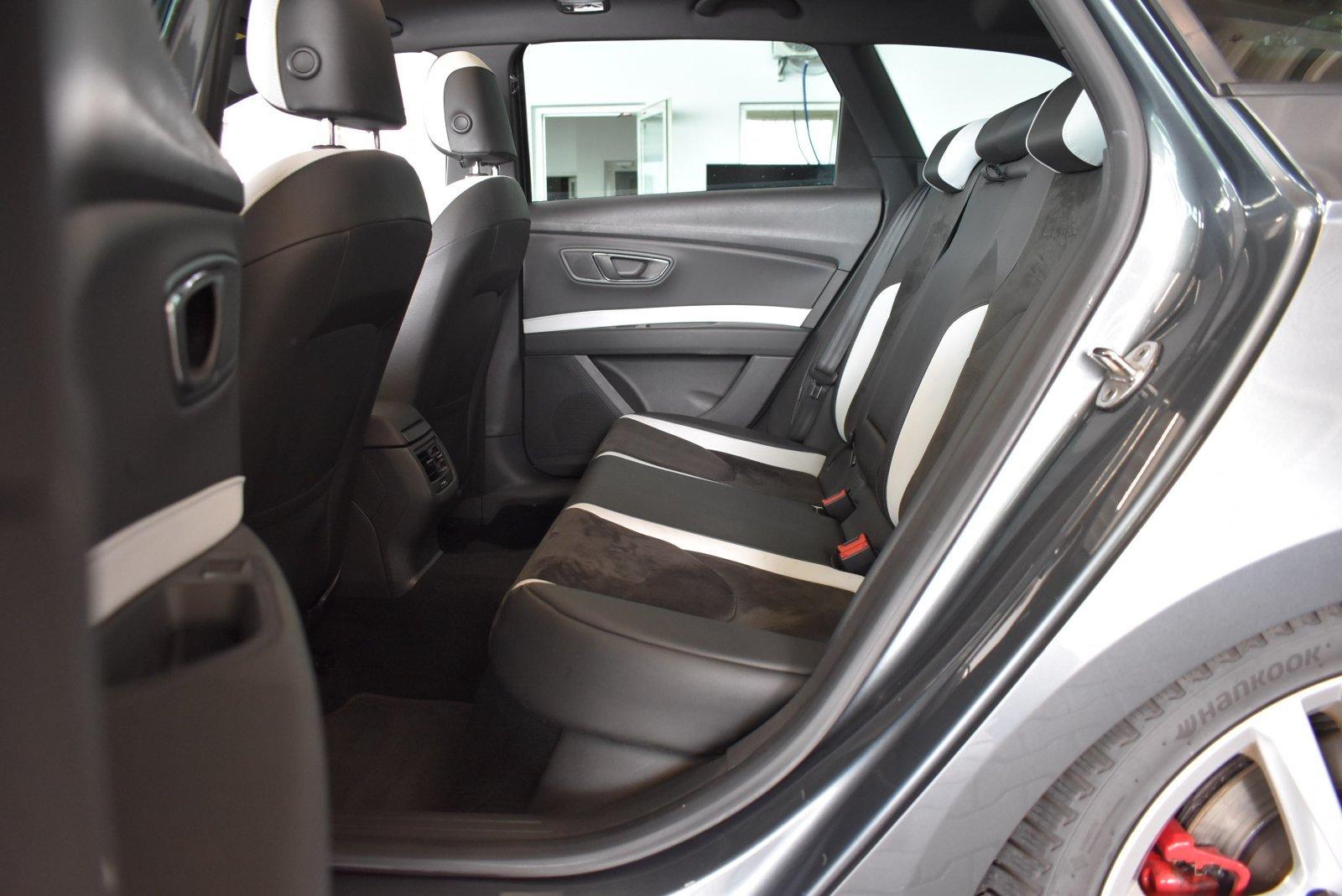 Seat Leon ST Cupra 265 ch DSG • Baquets Alcantara • Toit pano • Caméras AV/AR • DCC • CarPlay