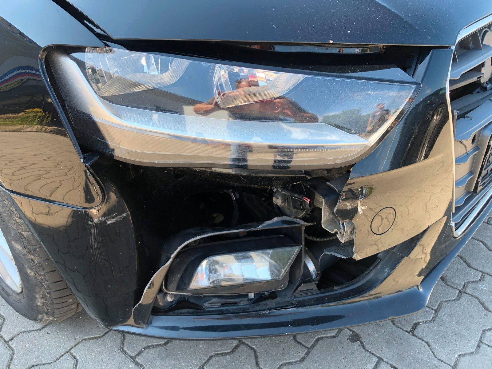 Fahrzeugabbildung Audi A4 Avant Attraction Wildschaden