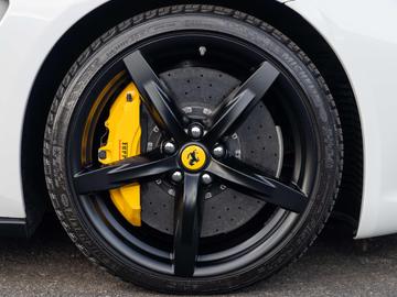 صورة 10 لـ 2021 Ferrari GTC4LUSSO