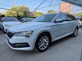 Skoda Superb 2.0 TDI 150CV DSG Wagon Executive - Skoda Superb mit Halbautomatikschaltung