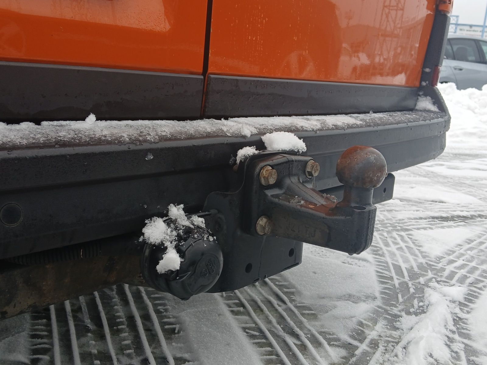 Fahrzeugabbildung Volkswagen Crafter Kasten 35 MR HD AHK Klima RFK