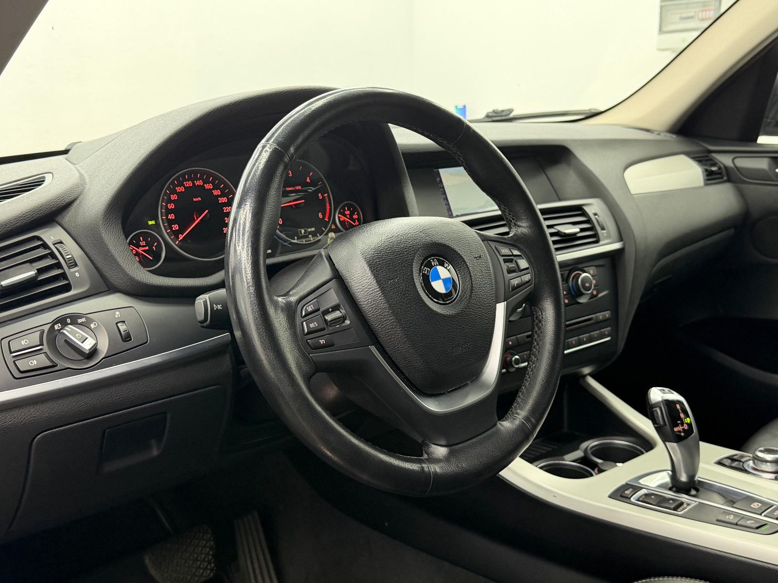 Fahrzeugabbildung BMW X3 20d xDrive Aut./NAVI/XENON/HEAD-UP/AHK
