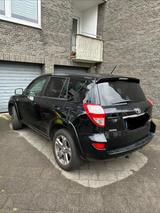 Toyota RAV 4 2,2-l-D-CAT 4x4 Executive  TÜV Neu !! - Toyota RAV 4 Gebrauchtwagen in Düsseldorf